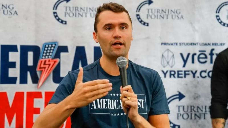 The Guardian: В США увольняют работников за одобрительные комментарии и высказывания по поводу убийства Кирка