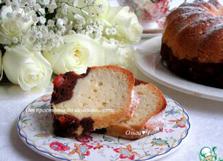 Творожно-шоколадный кекс с алычой