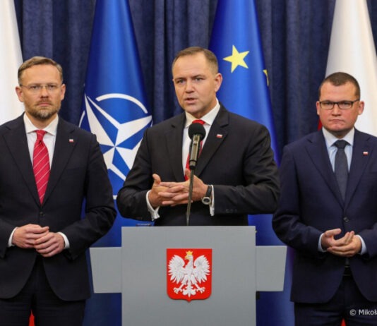 У Навроцкого говорят, что он больше не будет продолжать помощь украинцам