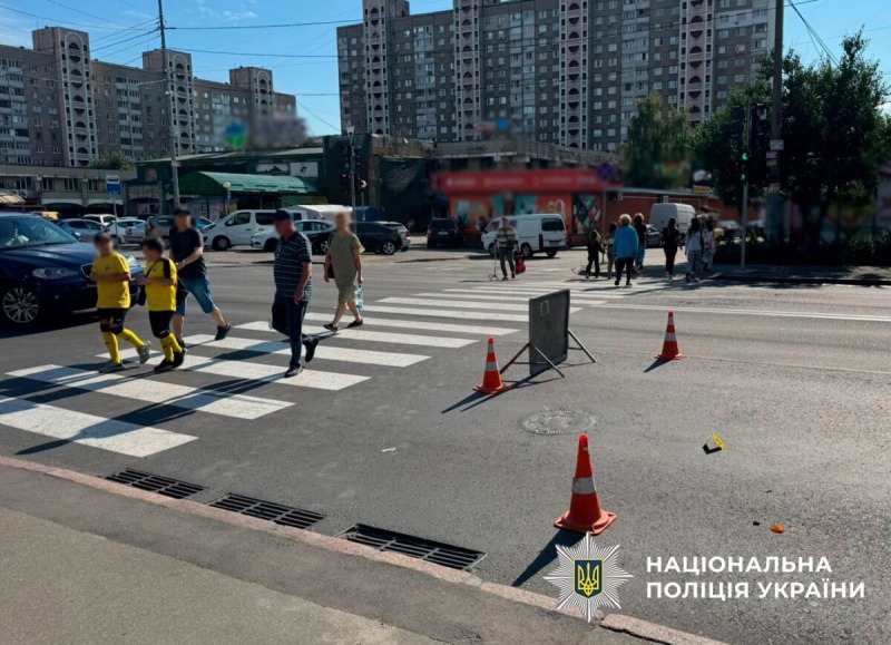 В Киеве пьяная водительница сбила на переходе 23-летнюю военную и скрылась с места ДТП | ФОТО