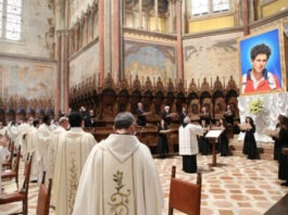 Ватикан канонизировал первого святого из поколения миллениалов