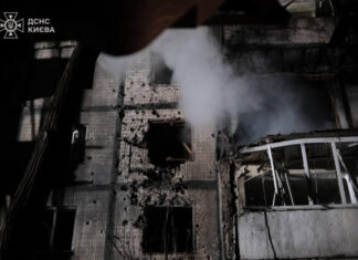 Вылетели из окна 6 этажа: Стали известны жуткие подробности гибели молодой женщины с ребенком в Киеве