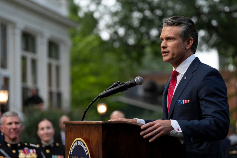 WP: Хегсет срочно созывает сотни генералов и адмиралов США