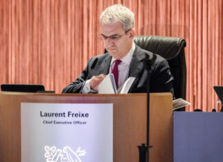 WSJ: Уволенного директора Nestlé разоблачили благодаря анонимному звонку на горячую линию