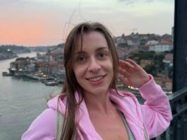 Звезда фильмов для взрослых уехала из Украины из-за массовых обысков у коллег