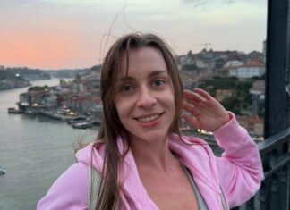 Звезда фильмов для взрослых уехала из Украины из-за массовых обысков у коллег