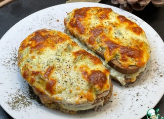 Бутерброд с соусом тартар