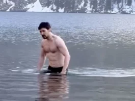 Дуров искупался в запретном озере в Казахстане. Он наказания избежал, в отличие от сотрудников заповедника | ВИДЕО