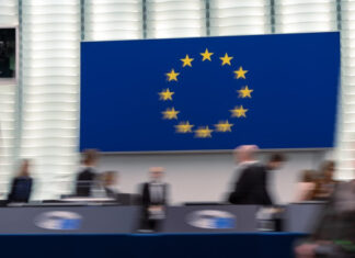 ЕС принял новый пакет санкций против энергетического сектора России