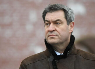 Глава Баварии требует ограничить въезд в Германию молодых мужчин из Украины