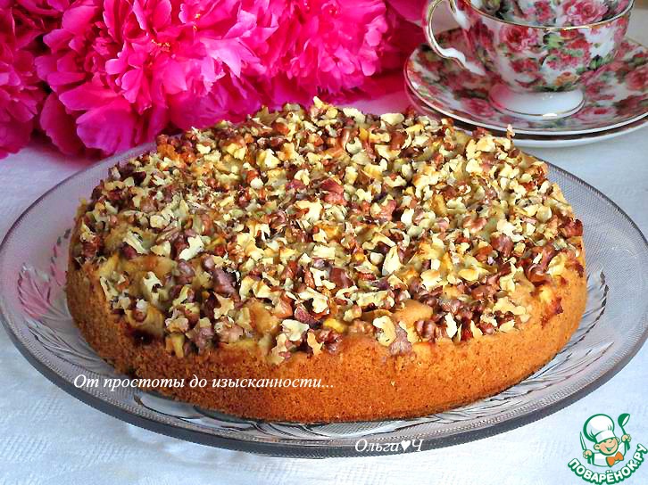 Яблочный пирог с ореховой шапочкой