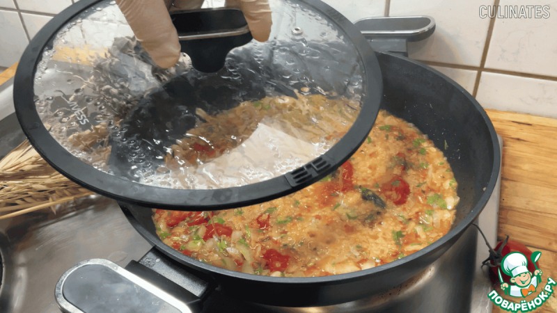 Яичница с булгуром и помидорами