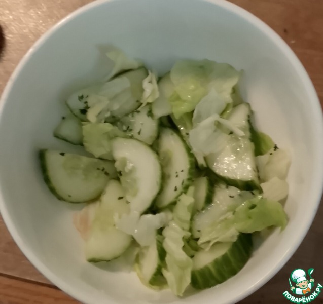 Крабовый сэндвич с огурцом и лаймом