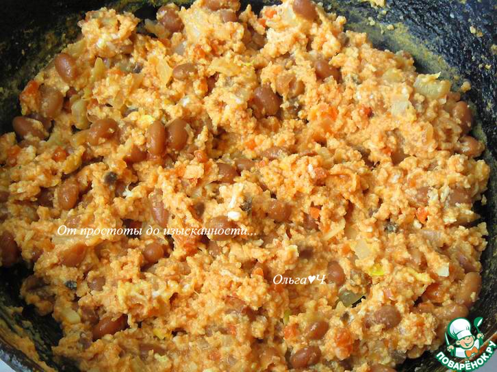 Менемен с фасолью и луком