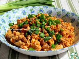 Менемен с фасолью и луком