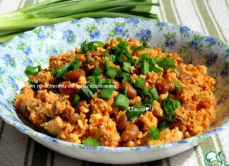 Менемен с фасолью и луком