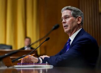 NYT: Бессент кричал на Свириденко во время переговоров о полезных ископаемых