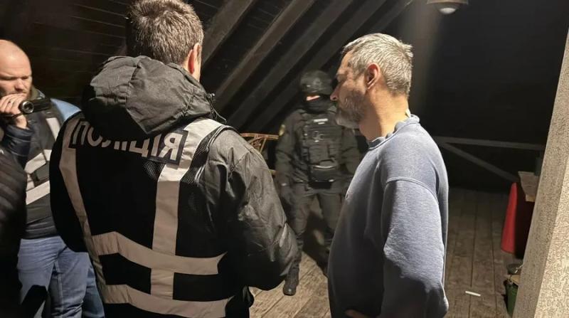 По подозрению в изнасиловании студенток: продолжаются обыски экс-директора Молодого театра Билоуса