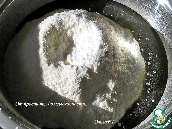 Постная шарлотка с малиной и яблоками