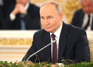 Путин заявил, что РФ остается в рамках “договоренностей Аляски”