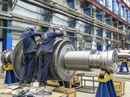 Reuters: В России промышленные гиганты сокращают рабочие недели и персонал из-за спада экономики