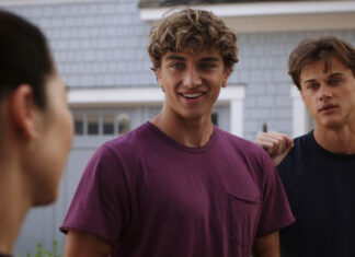 Шикарный подростковый сериал, который сейчас смотрят во всем мире