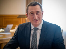 СМИ: Чернышов строил коттеджный городок во время войны. НАБУ провело десятки обысков