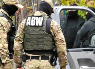 СМИ: Россияне готовили теракты в Европе. Взрывчатку в банках с кукурузой перевозил украинец