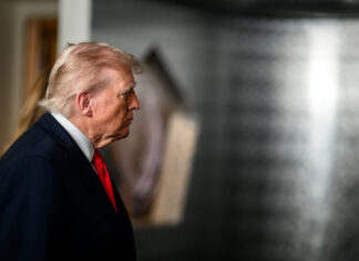 СМИ: Трамп принял решение о первых санкциях против России после ударов по Украине