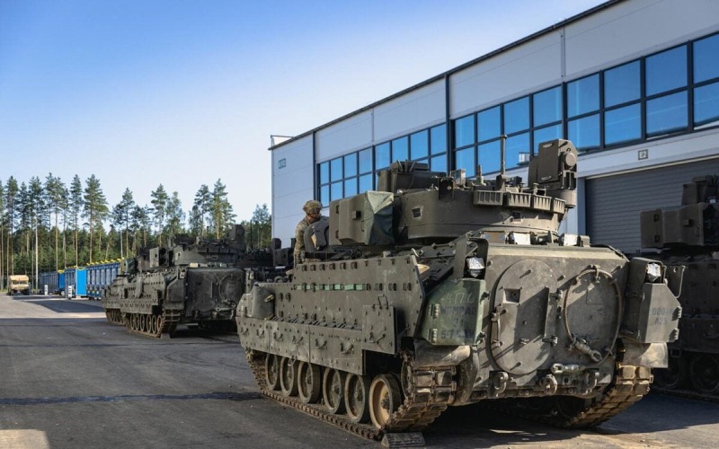 В Эстонии рядом с военным городком заметили два беспилотника: один из них сбили