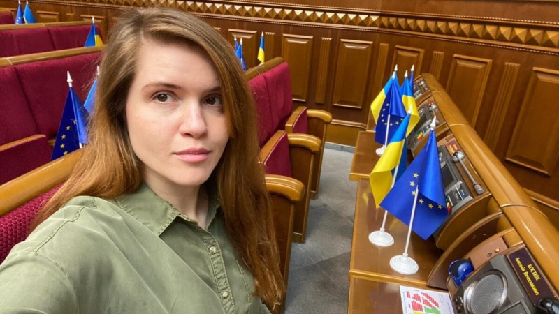 Взяли в заложники главу СБУ: Безуглая два часа ломилась на заседание комитета по нацбезопасности | ВИДЕО