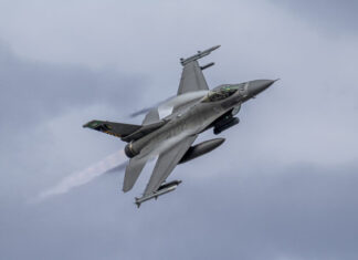 WSJ: Пентагон готовит авиаудары по военным объектам Венесуэлы, связанным с наркоторговлей