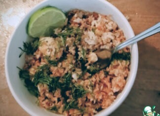 Жареный рис с крабом и яйцом