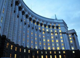 Bloomberg: Кабмин пообещал МВФ перевести ФЛП на НДС и ввести пошлину на посылки