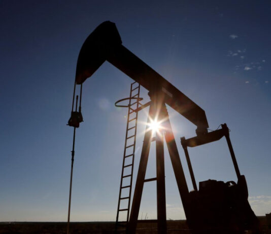 Bloomberg: Морской экспорт нефтепродуктов из РФ упал до минимумов за время войны