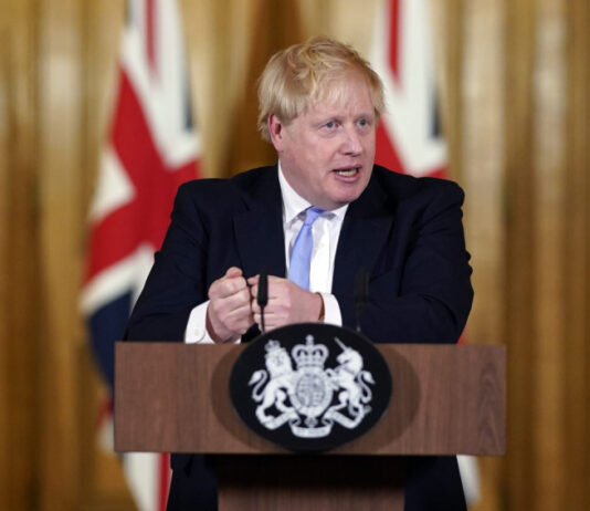 Борис Джонсон назвал «мирный план» США военной кастрацией Украины