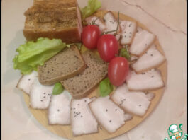 Домашняя грудинка, запеченная в фольге