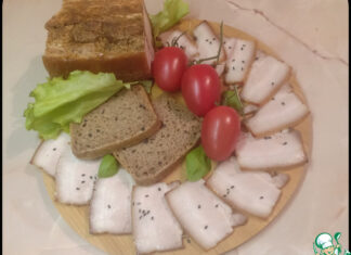 Домашняя грудинка, запеченная в фольге