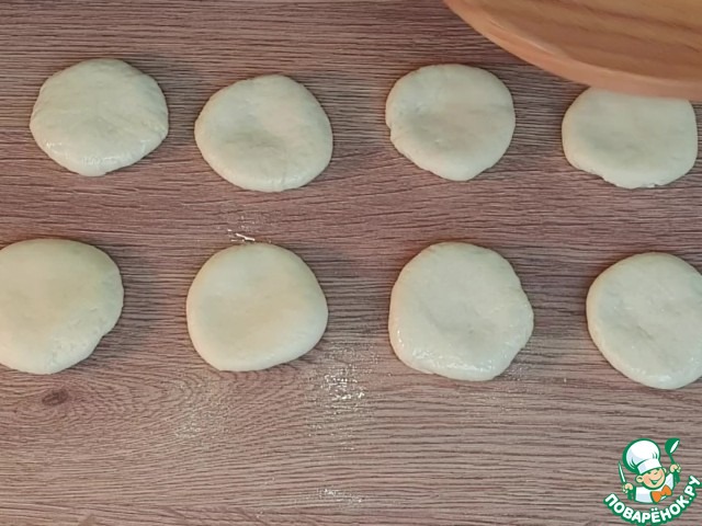 Дрожжевые ванильные булочки на молоке