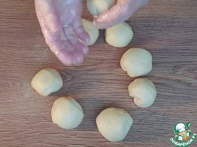 Дрожжевые ванильные булочки на молоке