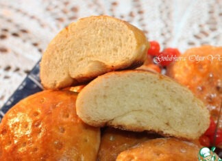 Дрожжевые ванильные булочки на молоке