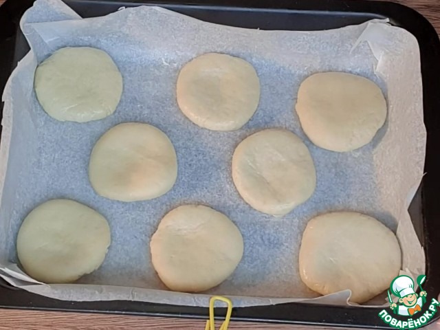 Дрожжевые ванильные булочки на молоке