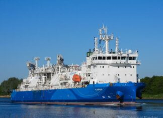 Два танкера «теневого флота» загадочно взорвались при пересечении Черного моря