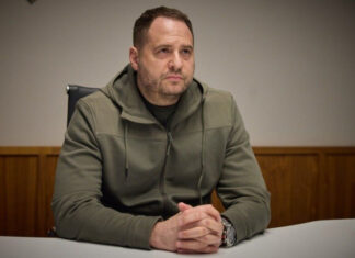 Ермак: Зеленский не подпишет ни одного документа об отказе от территорий