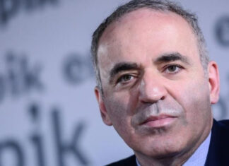 Если бы не Украина, танки РФ уже стояли бы в Польше: Каспаров резко раскритиковал НАТО