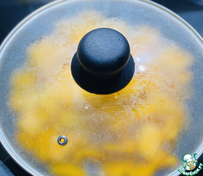 Фрикадельки в тыквенном соусом