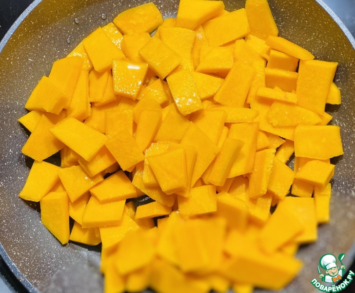 Фрикадельки в тыквенном соусом