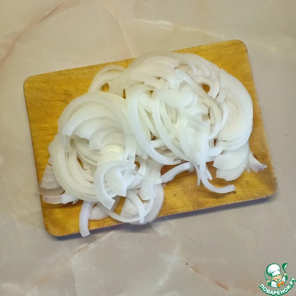 Куриная грудка, запеченная с солеными огурчиками