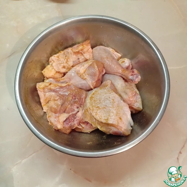 Курочка с луком и апельсинами