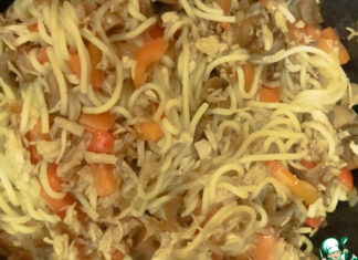 Лапша с курицей и грибами в соусе Терияки